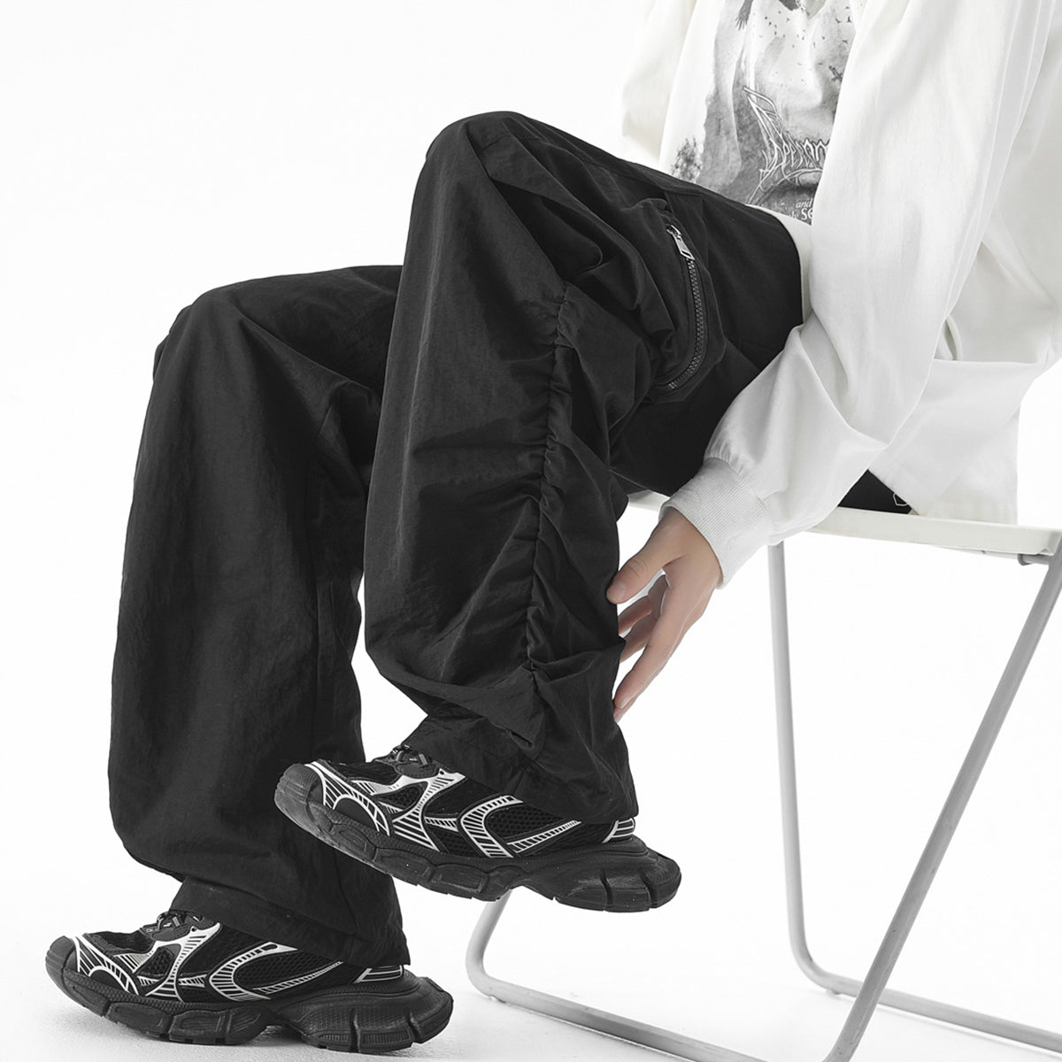 Loose Fit Tech Fabric Cargo Pants